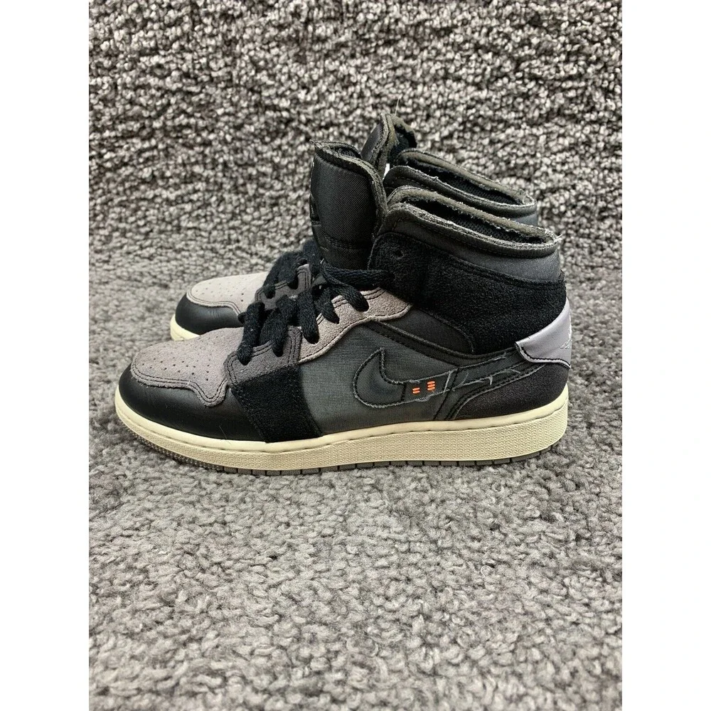 NIKE AIR JORDAN 1 MID (GS) BLACK-GRAPHITE-GREY SZ 6Y-WOMENS SZ 7.5 [DV0438-001]